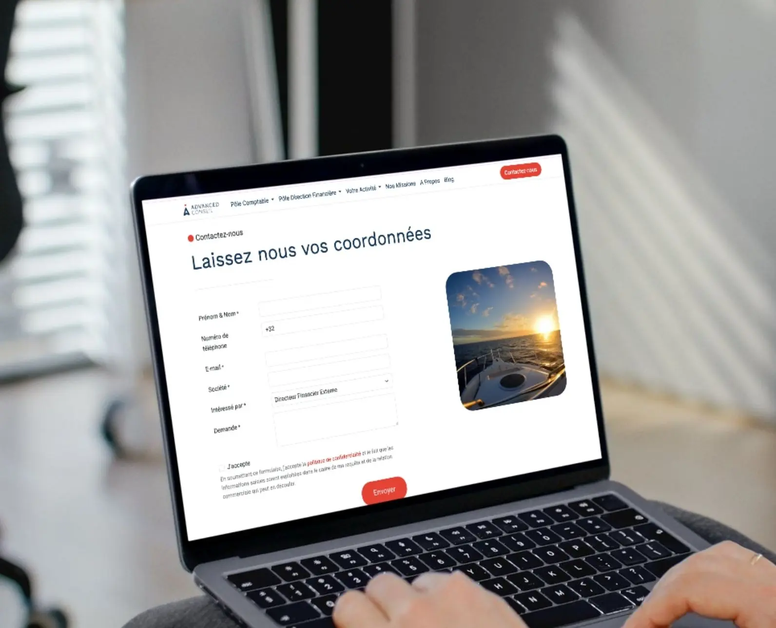 Site web d'avanced conseil avec des formulaires de contact Odoo reliés au CRM Odoo